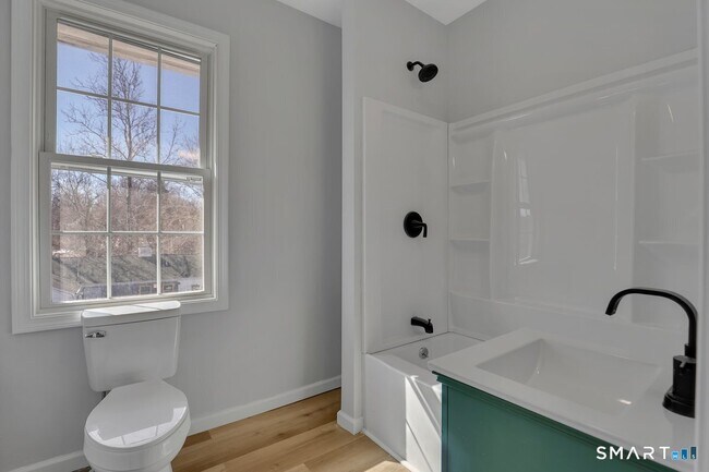 Building Photo - 192 Hartford Rd