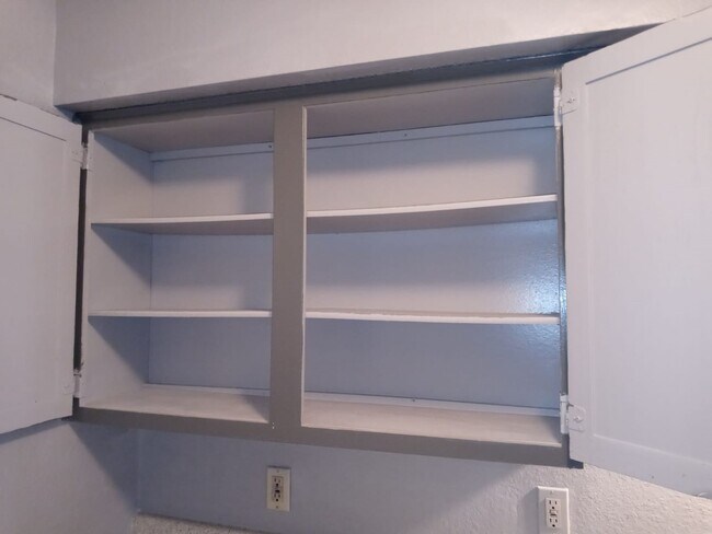 Building Photo - 9700 Leawood Blvd