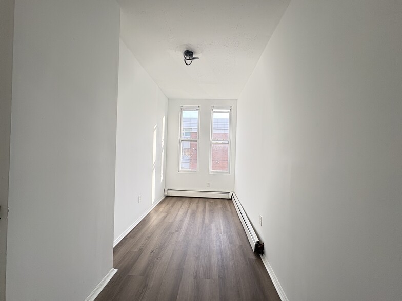 Unit 2 - 70 Wilkinson Ave