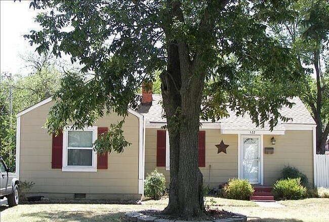 Primary Photo - 522 Iowa St