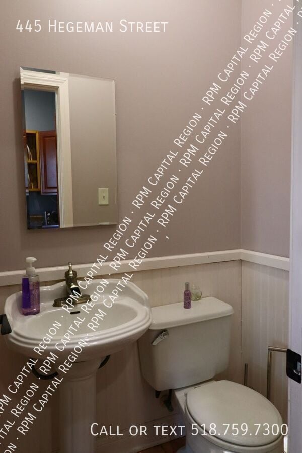 Building Photo - 445 Hegeman St