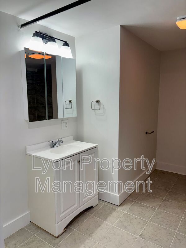 Building Photo - 262 Illinois St