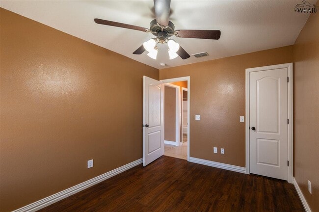 Building Photo - 6027 Laci Ln
