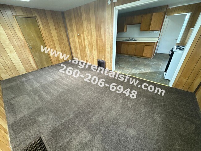 Building Photo - 1 Bedroom House