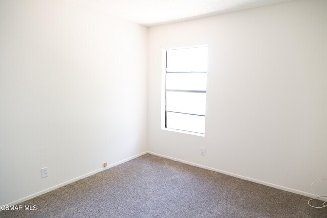 Building Photo - 215 Blackfoot Ln