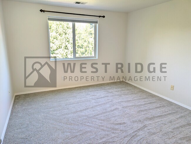 Building Photo - 519 SW 207th Ave