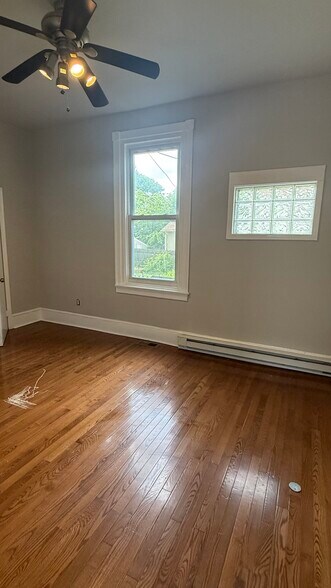 Bed Room 1 - 62 Penn Blvd