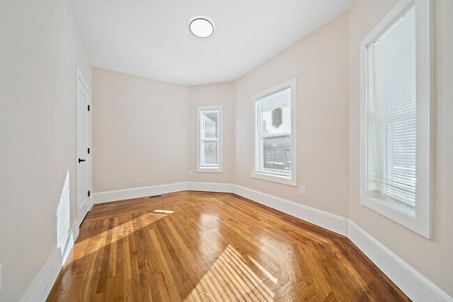 Building Photo - 140 Devon St