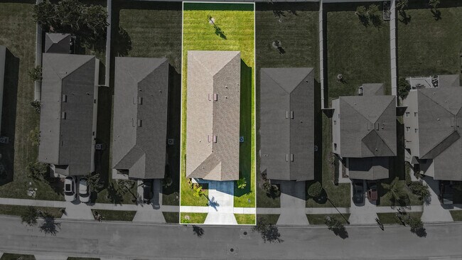 Building Photo - 11339 SW Patterson St