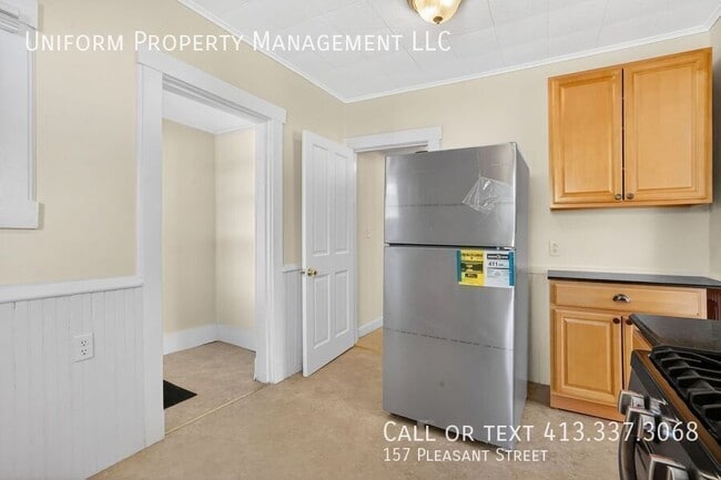 Building Photo - 157 Pleasant St