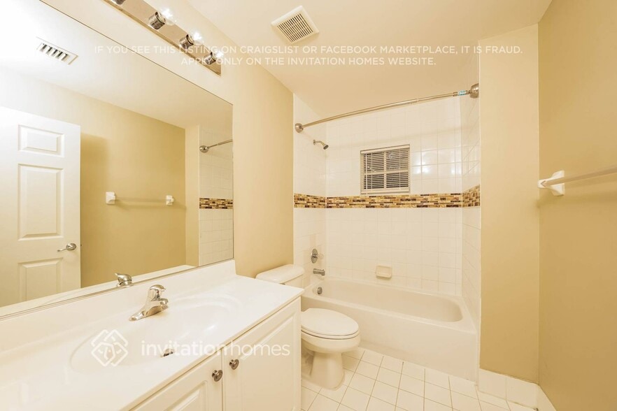 Building Photo - 7866 Jewelwood Dr