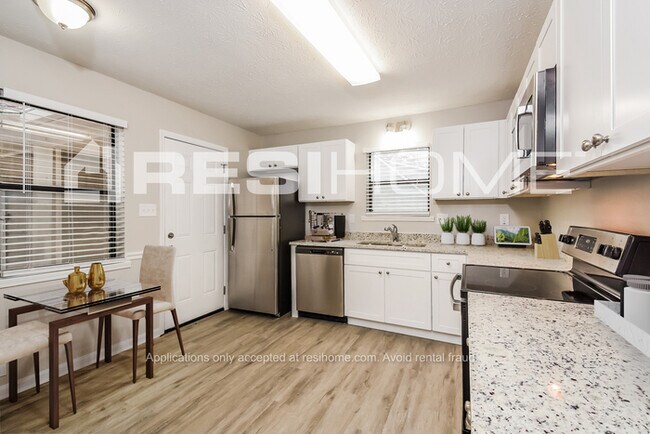 Building Photo - 1710 Kimberly Dr SW