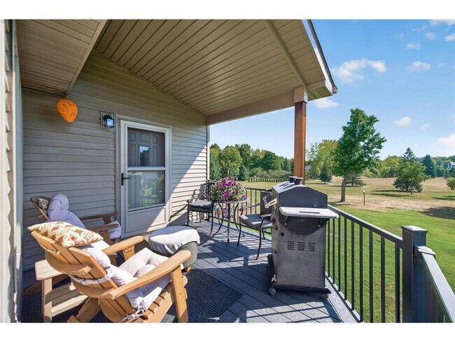 Building Photo - 14372 Heather Ridge Dr