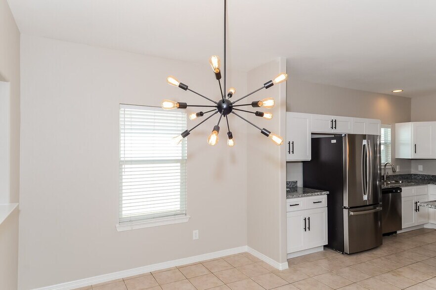 Building Photo - 21319 Sweet Grass Ln