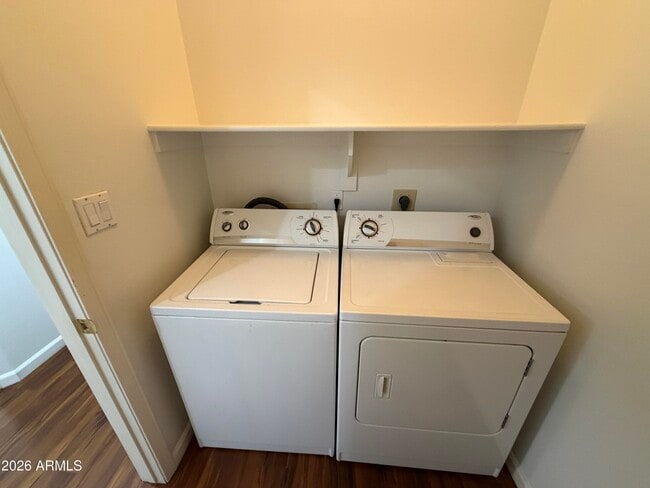 Building Photo - 998 E Mission Dr