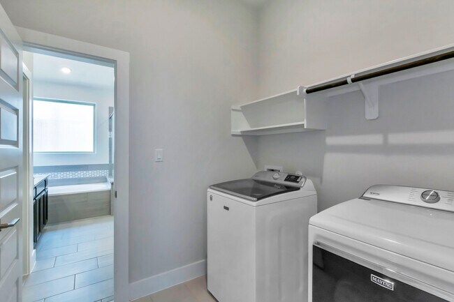 Building Photo - 120 Birkshire Dr