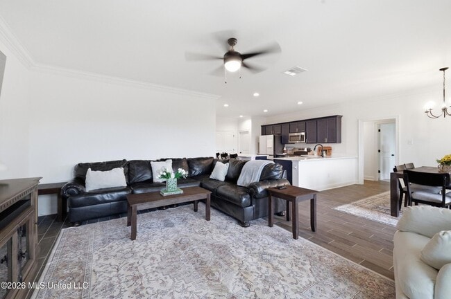 Building Photo - 15065 High Point Dr
