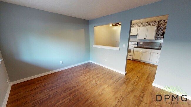 Building Photo - 326 E Hillsdale St