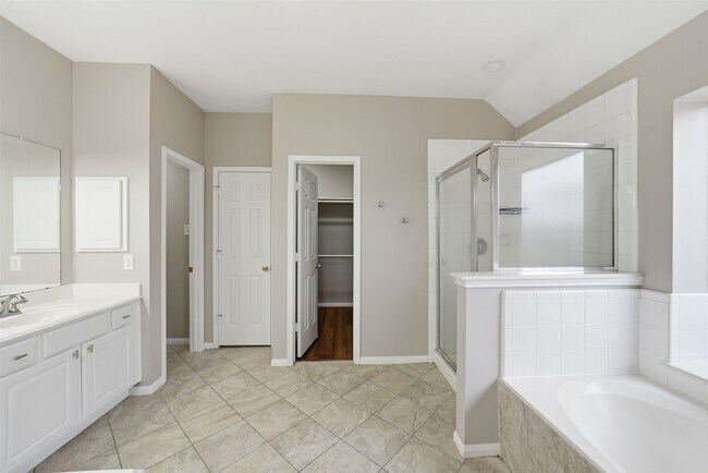 Building Photo - 11030 Desert Springs Cir