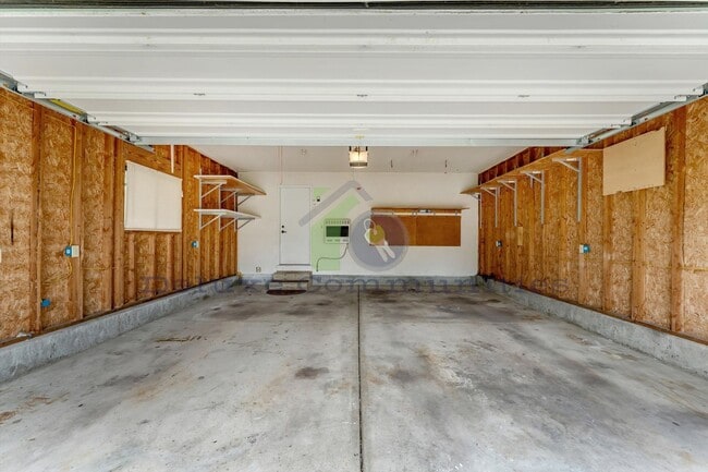 Building Photo - Beautiful Spacious 4 Bedroom Kentwood Home