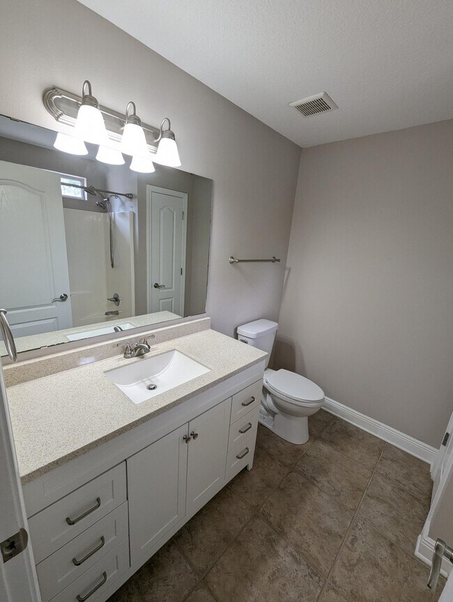 Building Photo - 2160 Hadleigh Hills Ct