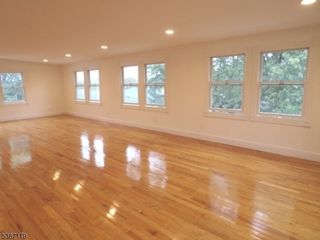 Building Photo - 84 Corabelle Ave