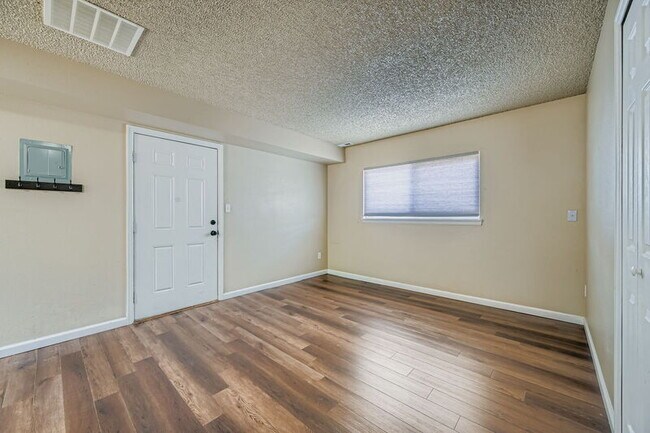Building Photo - 6652 Provincial Dr