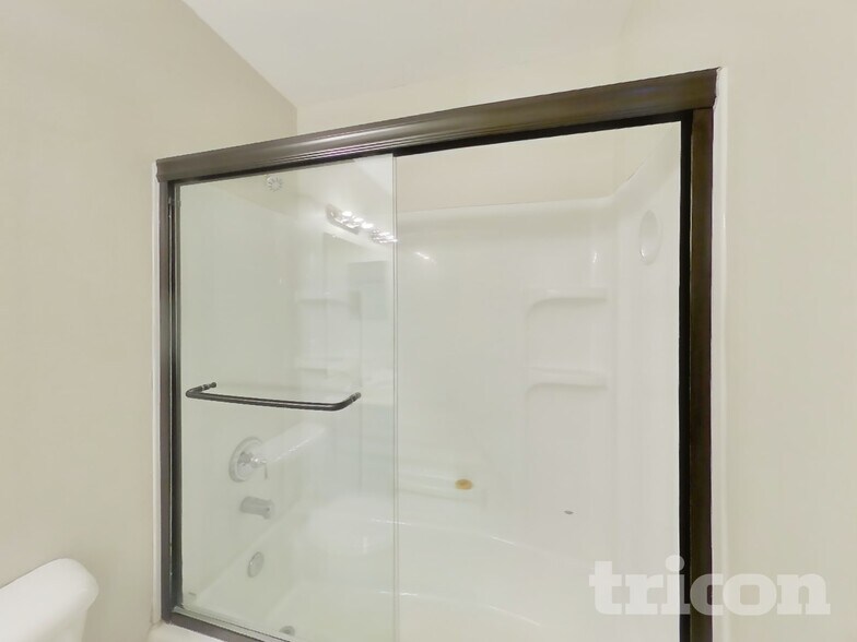 Building Photo - 1837 Wildrose Dr