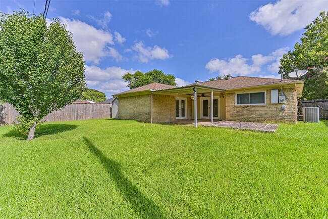 Building Photo - 1113 N Heron Dr