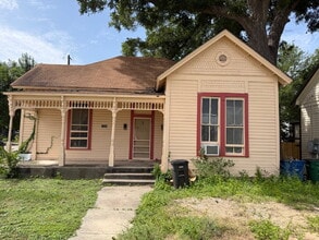 Building Photo - Downtown 1 bed/1 bath charmer!