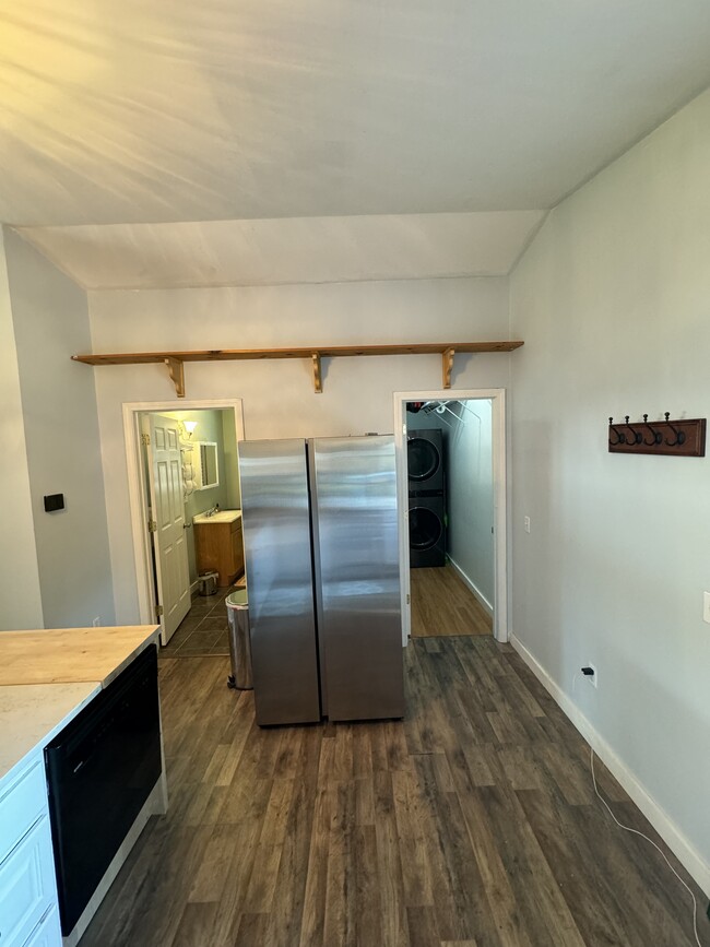 View of bathroom and laundry room. - 21 Wallis Ave