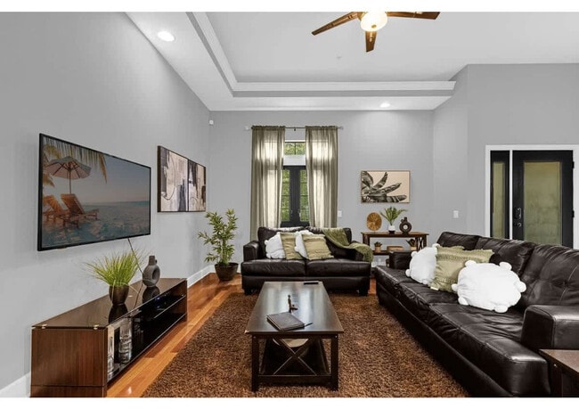 Building Photo - 14545 Damai Ln