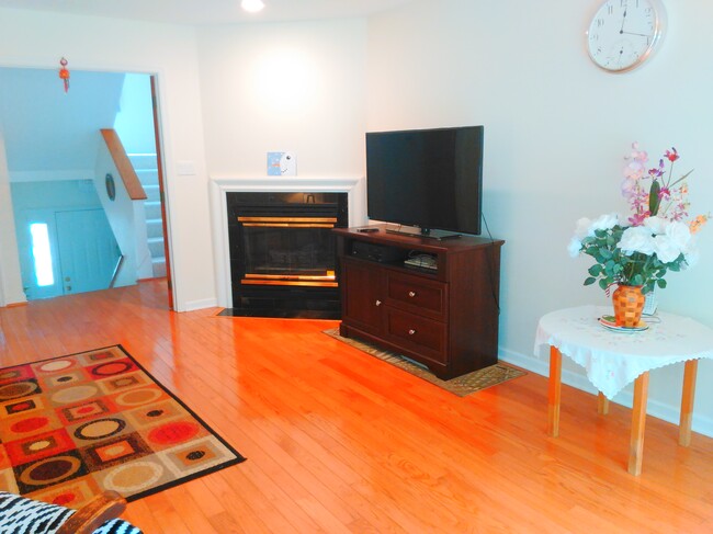 Building Photo - 145 Windwood Dr