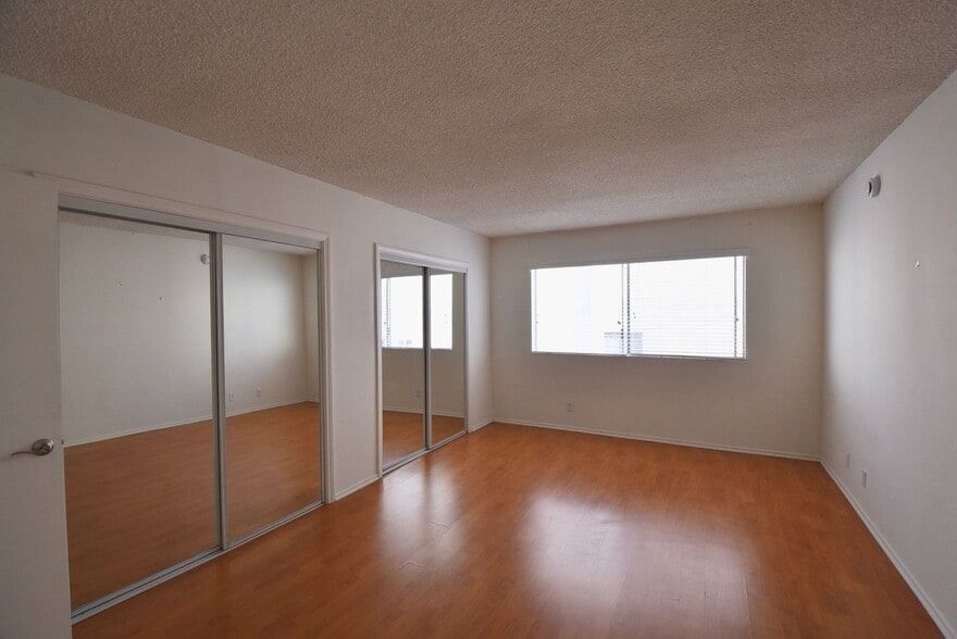 Building Photo - 5036 Coldwater Canyon Ave