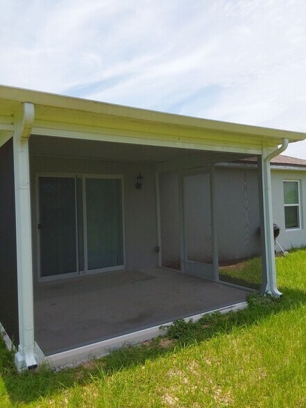 Building Photo - 11 Ripcord Ln
