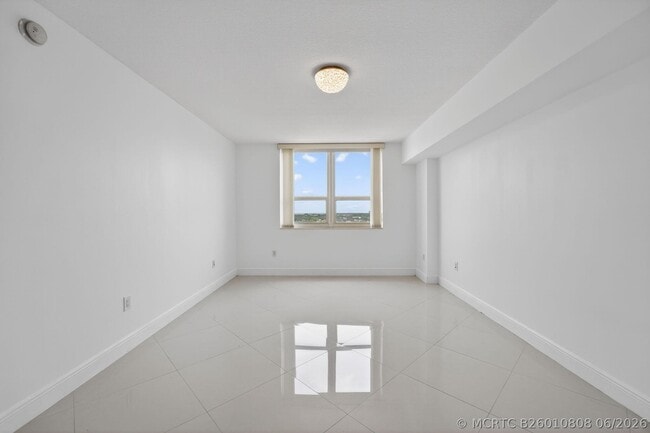 Building Photo - 3232 Coral Wy