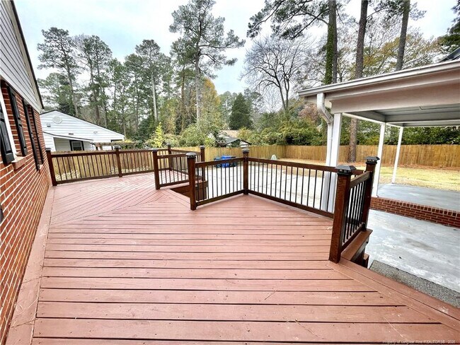 Building Photo - 1430 Pine Valley Loop