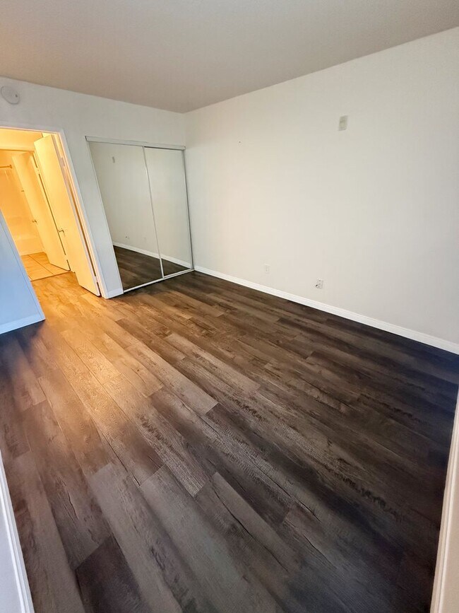 Building Photo - Charming Upgraded 1 Bed/1 Bath Condo at Mission Verde!