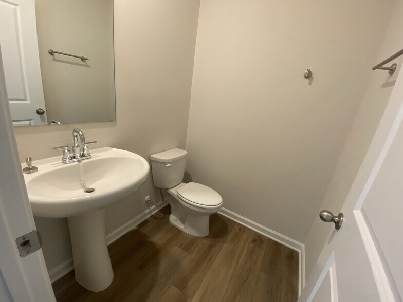 Building Photo - Room in Townhome on Congaree Pk