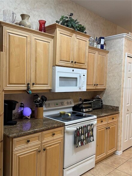 Building Photo - 3625 Square W Ln