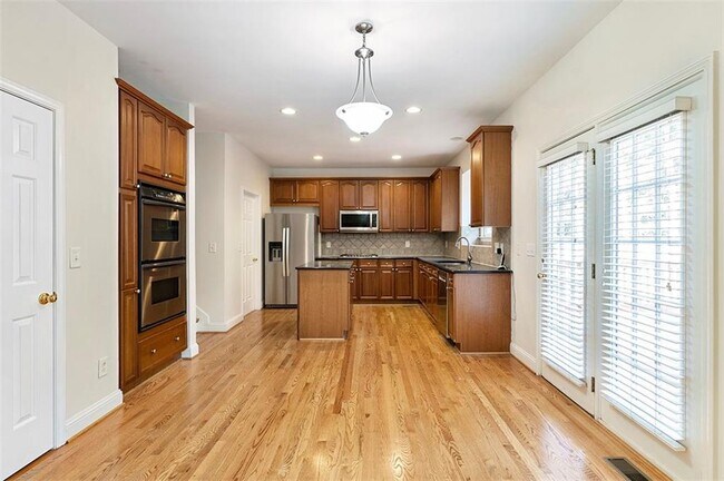 Building Photo - 12489 Huntington Trace