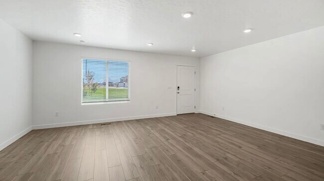 Building Photo - 241 N Salty Ln