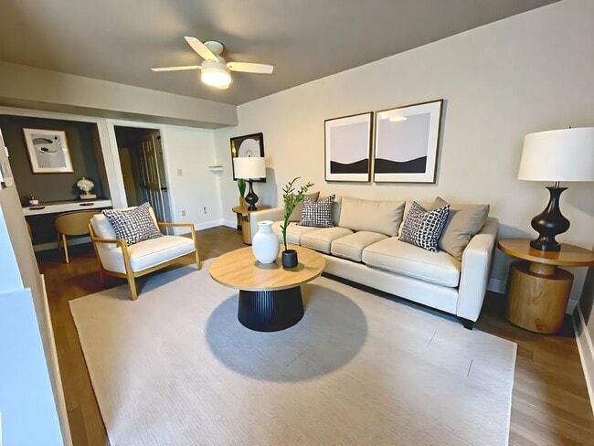 Building Photo - 2 Bedroom 2.5 Bathroom Townhome in Mechani...
