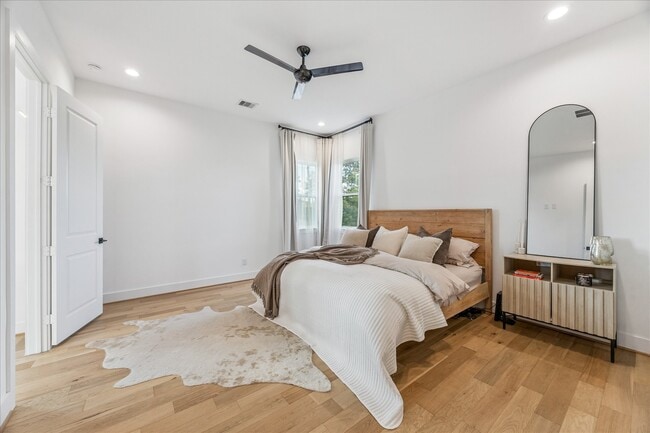 Building Photo - 105 W Whitney St