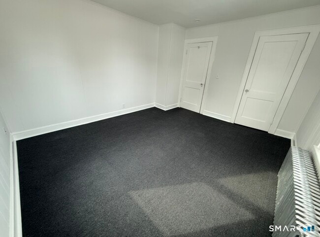 Building Photo - 8 Garden St