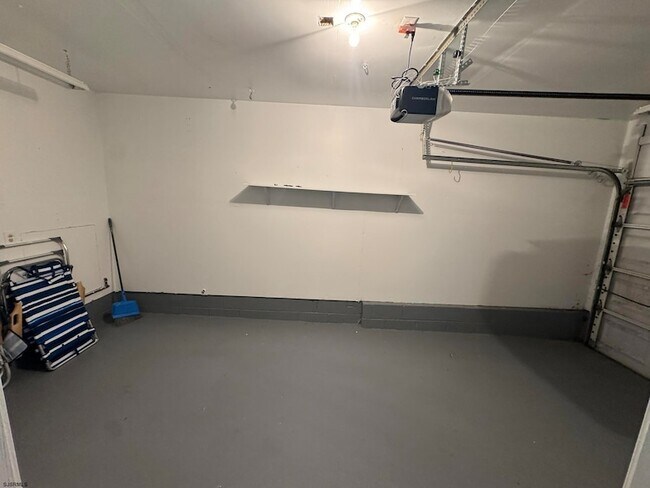 Building Photo - 10 Starboard Ct