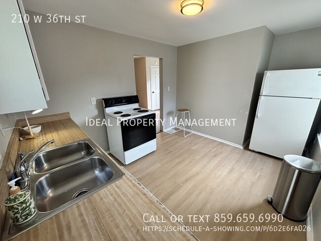 Building Photo - 210 W 36th St