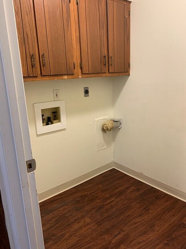 Building Photo - 13926-13928 Maugansville Road