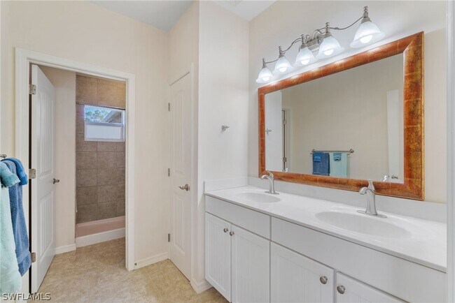 Building Photo - 4011 Tarpon Ave