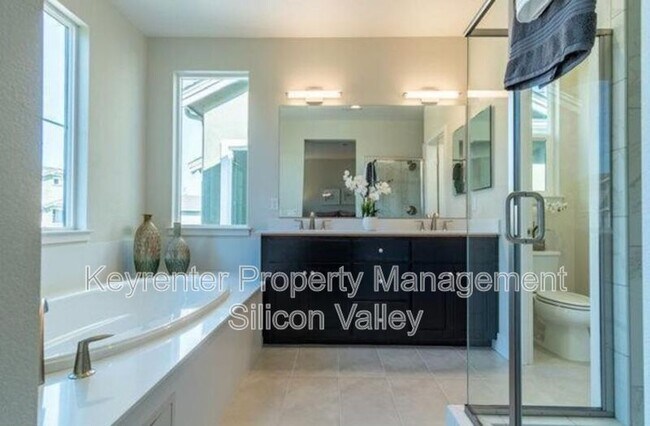 Building Photo - 1020 Skybo Ct